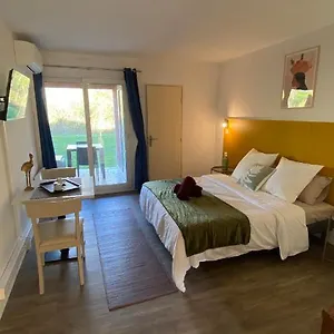 appartement-27m2-oasis-provenale-en-village-vacances-en.fr-provencehotel.com/